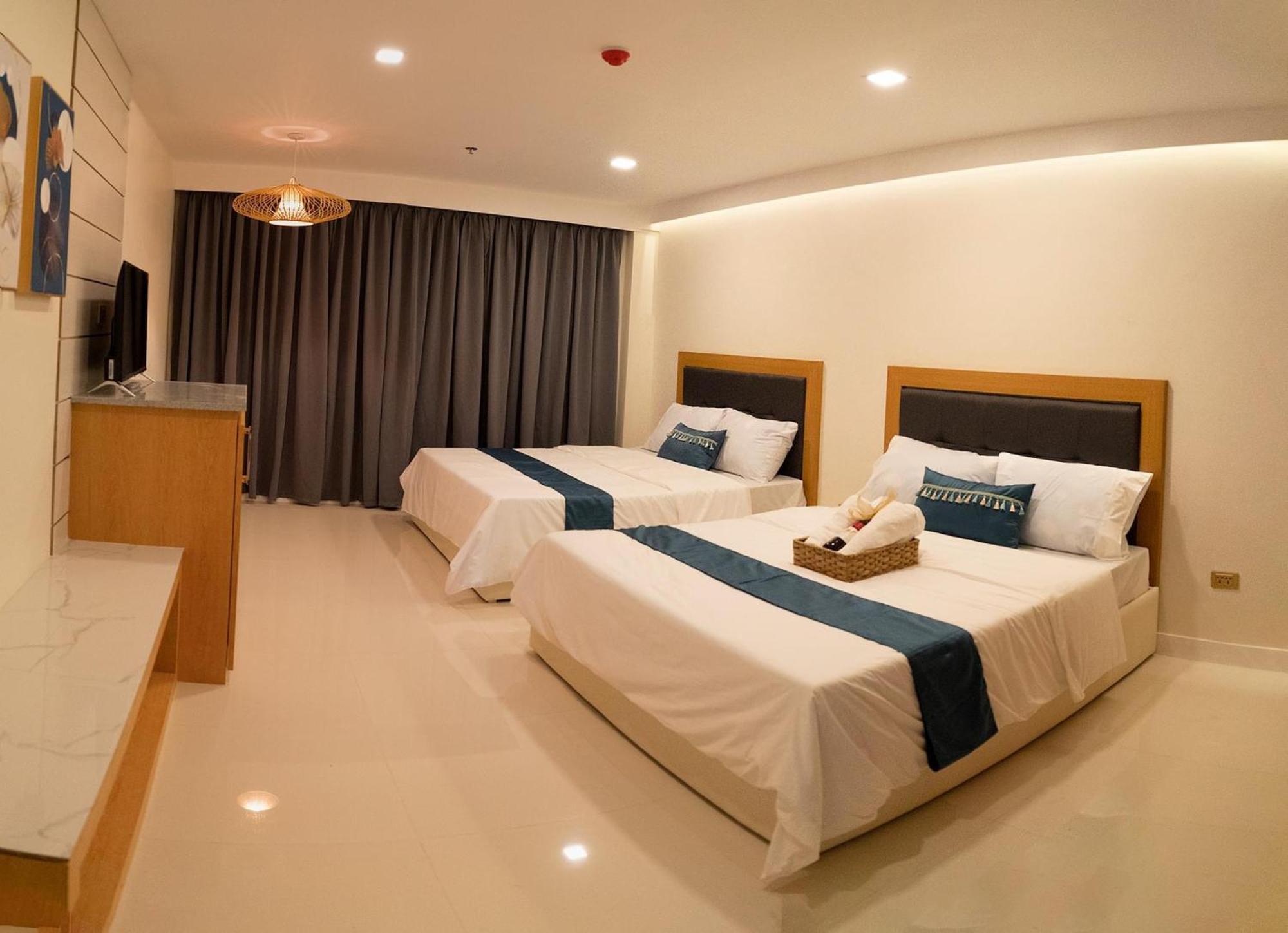 717 Residences Iloilo City Buitenkant foto