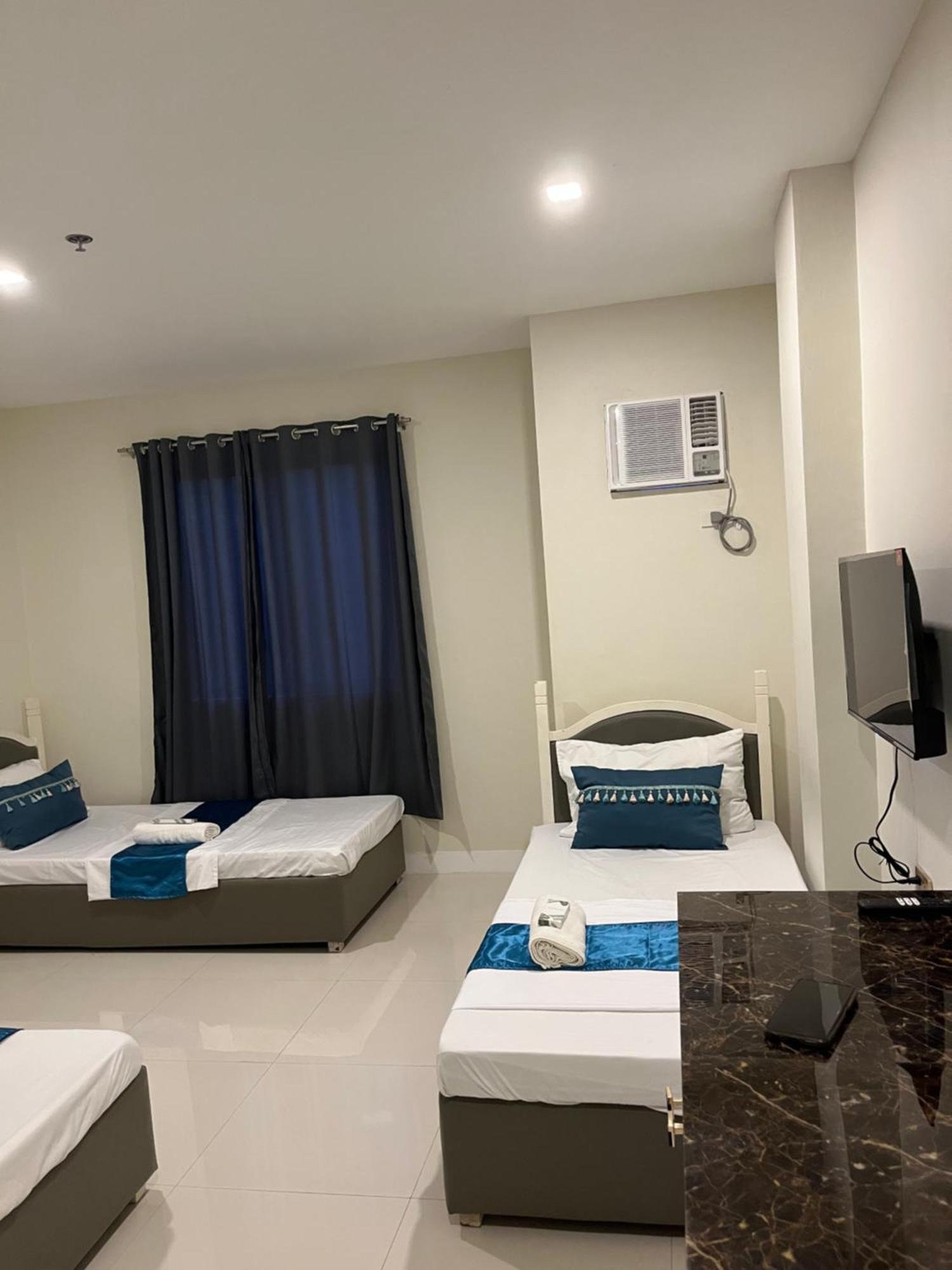 717 Residences Iloilo City Buitenkant foto