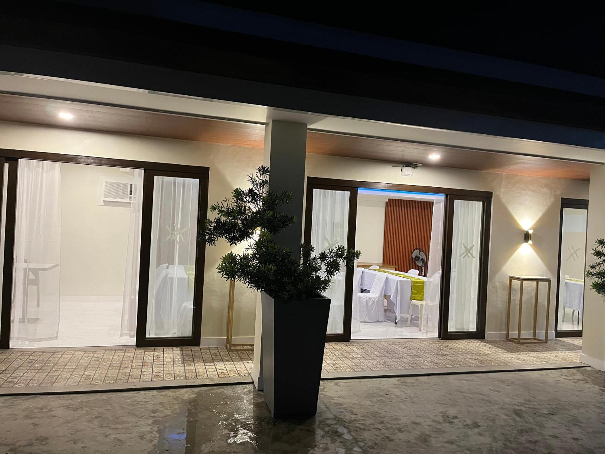 717 Residences Iloilo City Buitenkant foto